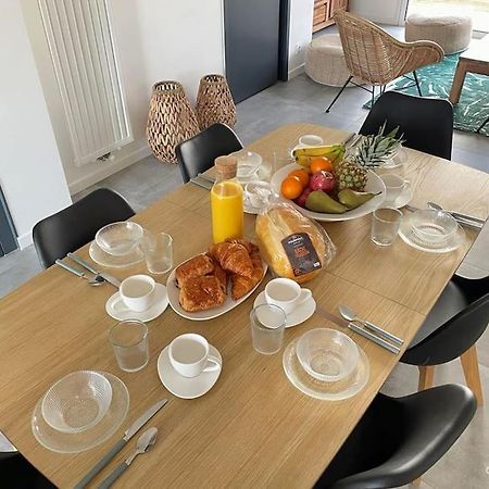 .La Villa Sablaise. Maison Avec Place De Parking Au Coeur Du Quartier Arago Les Sables-dʼOlonne Kültér fotó