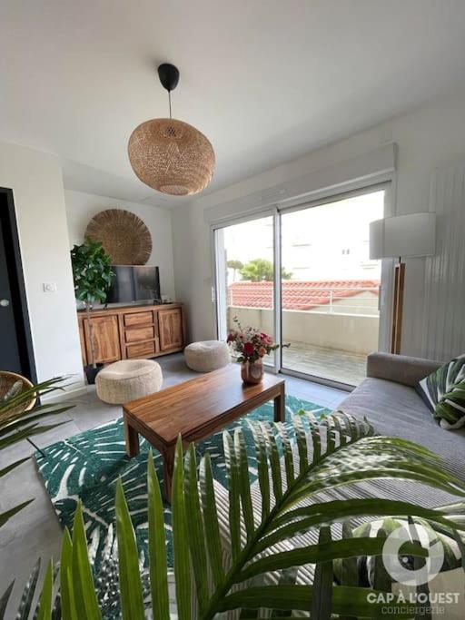 .La Villa Sablaise. Maison Avec Place De Parking Au Coeur Du Quartier Arago Les Sables-dʼOlonne Kültér fotó