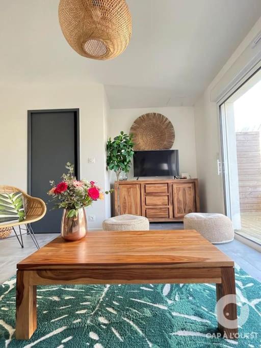 .La Villa Sablaise. Maison Avec Place De Parking Au Coeur Du Quartier Arago Les Sables-dʼOlonne Kültér fotó